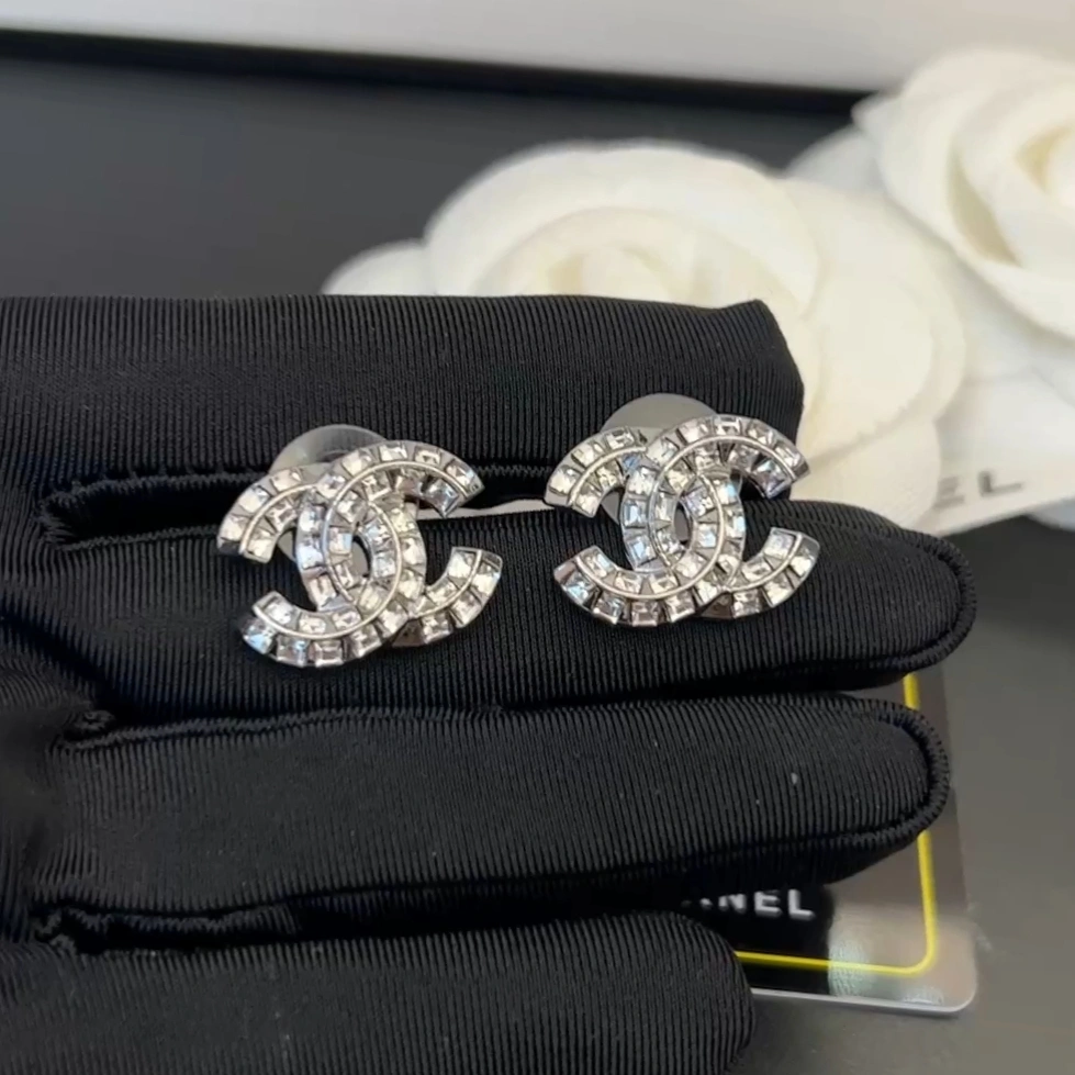 Chanel Earrings Packable 232171