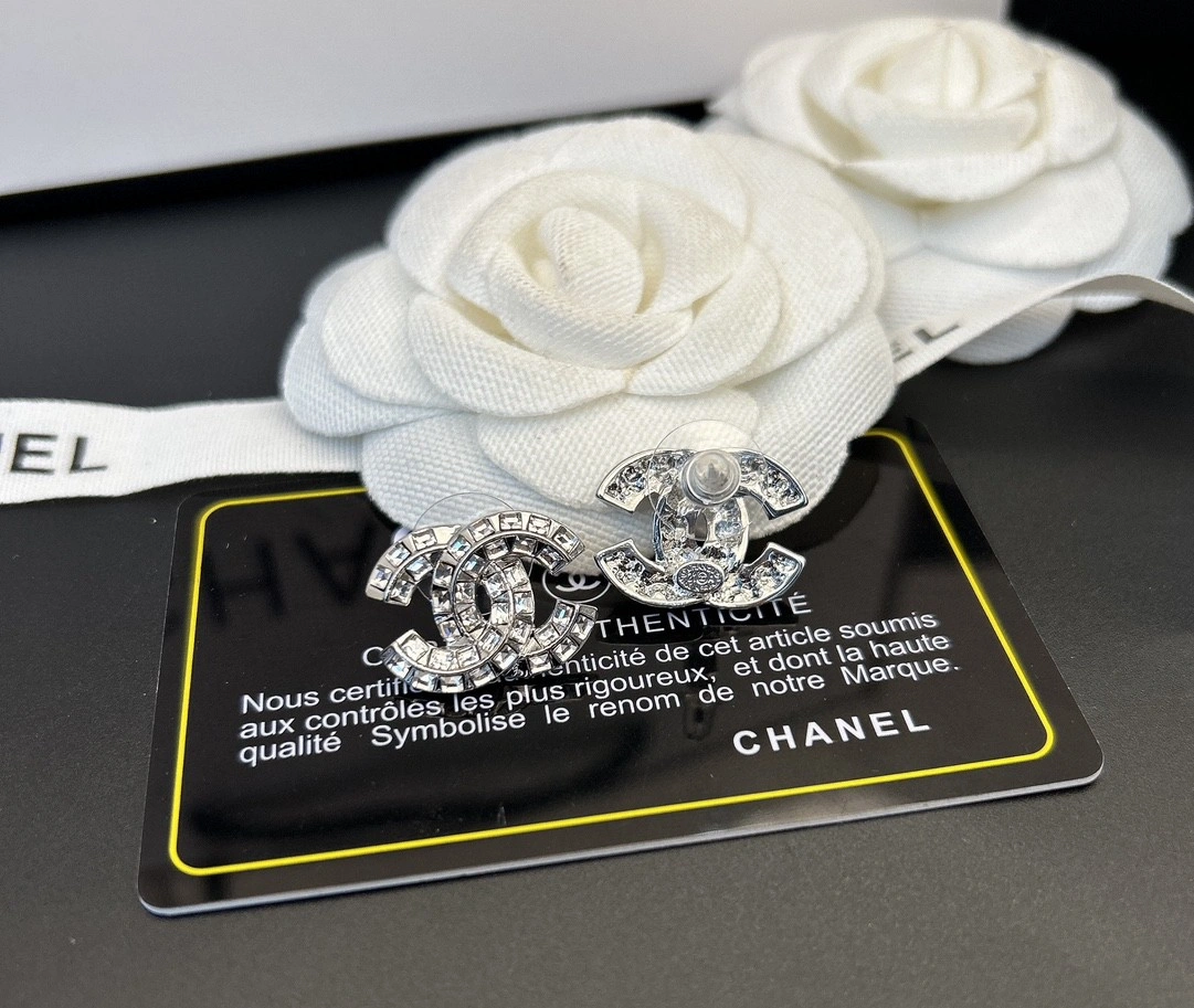Chanel Earrings Packable 232171