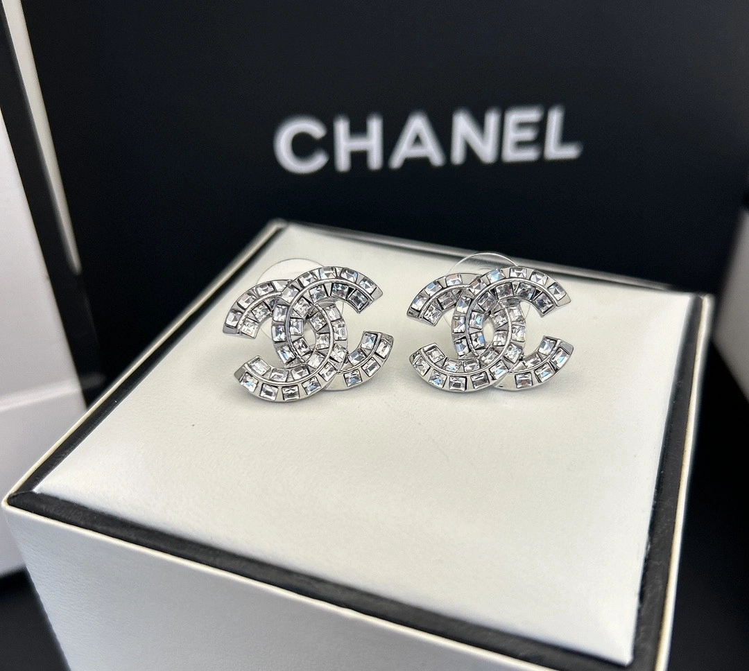 Chanel Earrings Packable 232171