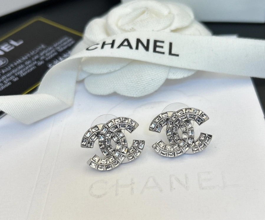 Chanel Earrings Packable 232171