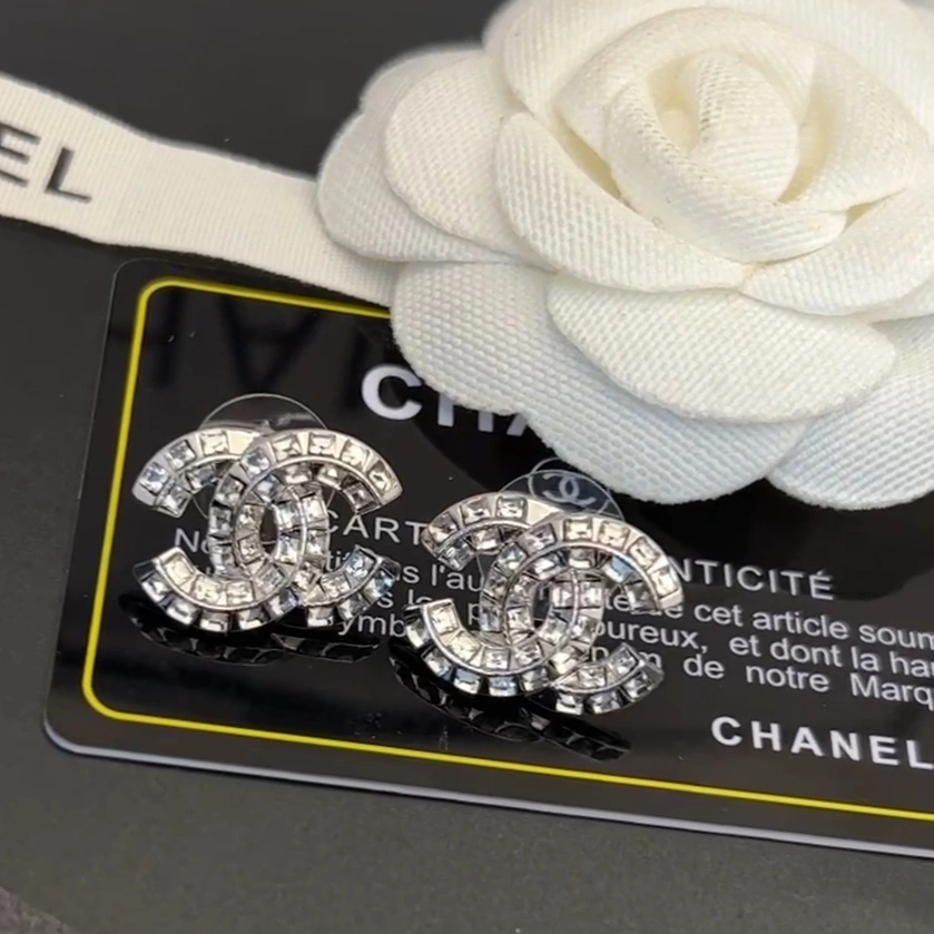 Chanel Earrings Packable 232171