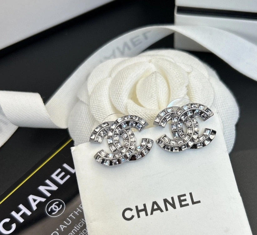 Chanel Earrings Packable 232171