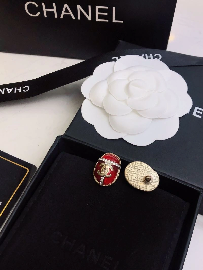 Compact Chanel Earrings 232140