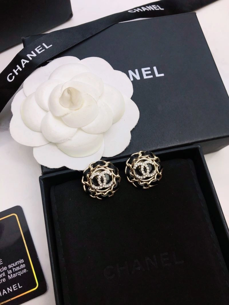 Chanel Earrings Packable 232145