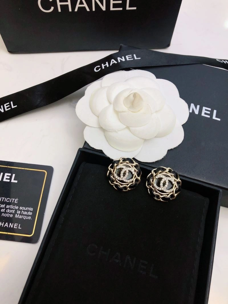 Chanel Earrings Packable 232145