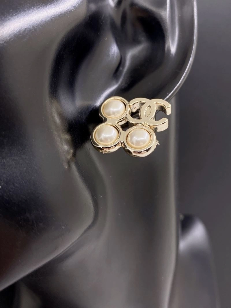 Chanel Earrings Compact 232120