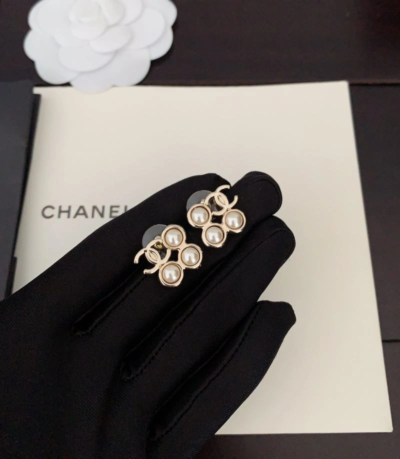 Chanel Earrings Compact 232120