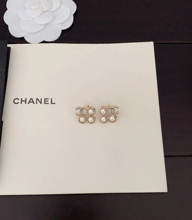 Chanel Earrings Compact 232120