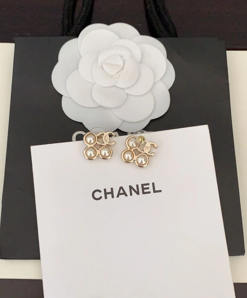 Chanel Earrings Compact 232120
