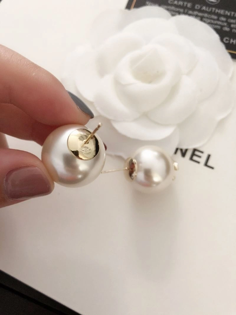 Lightweight Chanel Earrings 231892