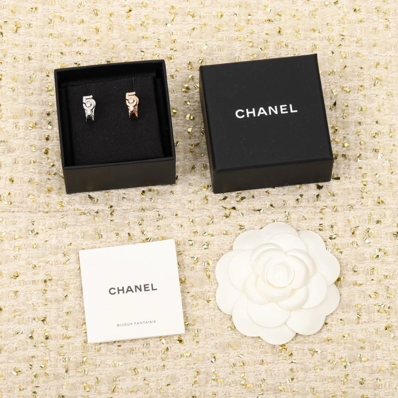 Chanel Earrings SmoothTexture 231821