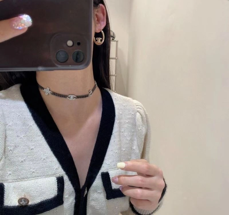 Chanel Earrings Sleek 231881