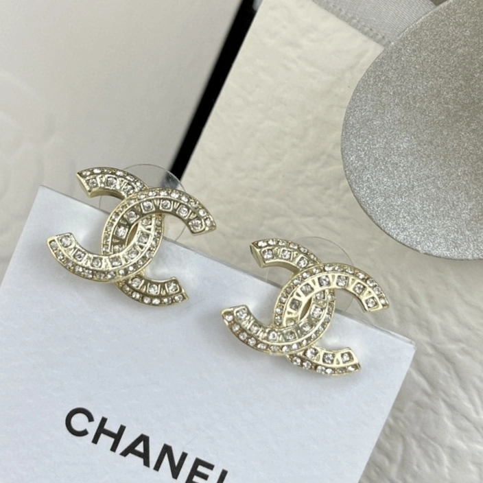 Chanel Earrings Bold 231840