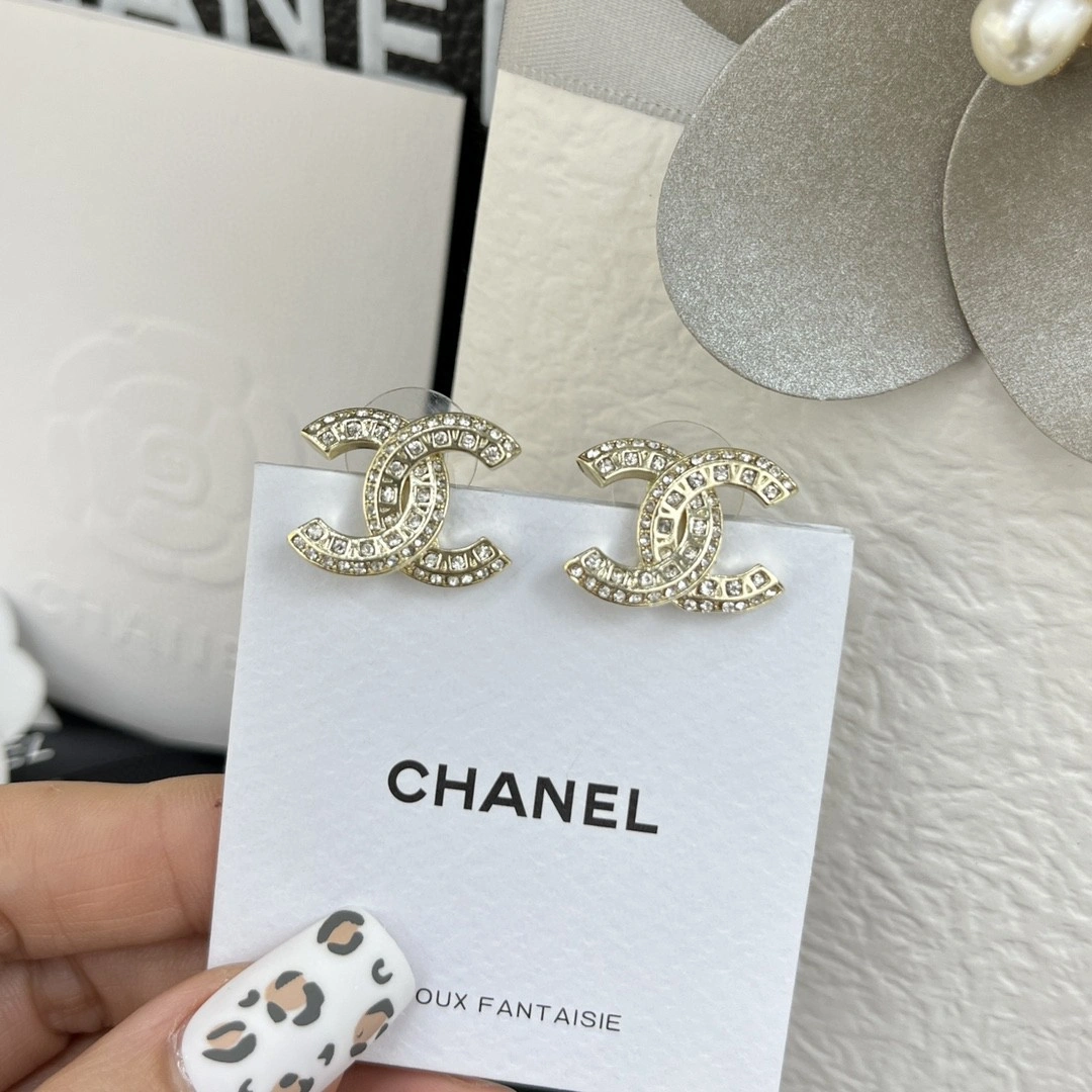 Chanel Earrings Bold 231840