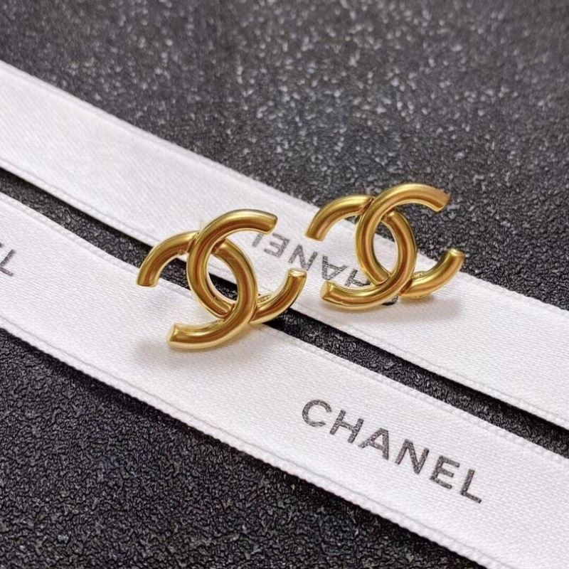 EyeCatching Chanel Earrings 231898