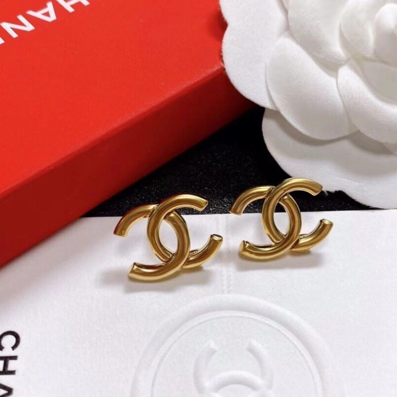 EyeCatching Chanel Earrings 231898