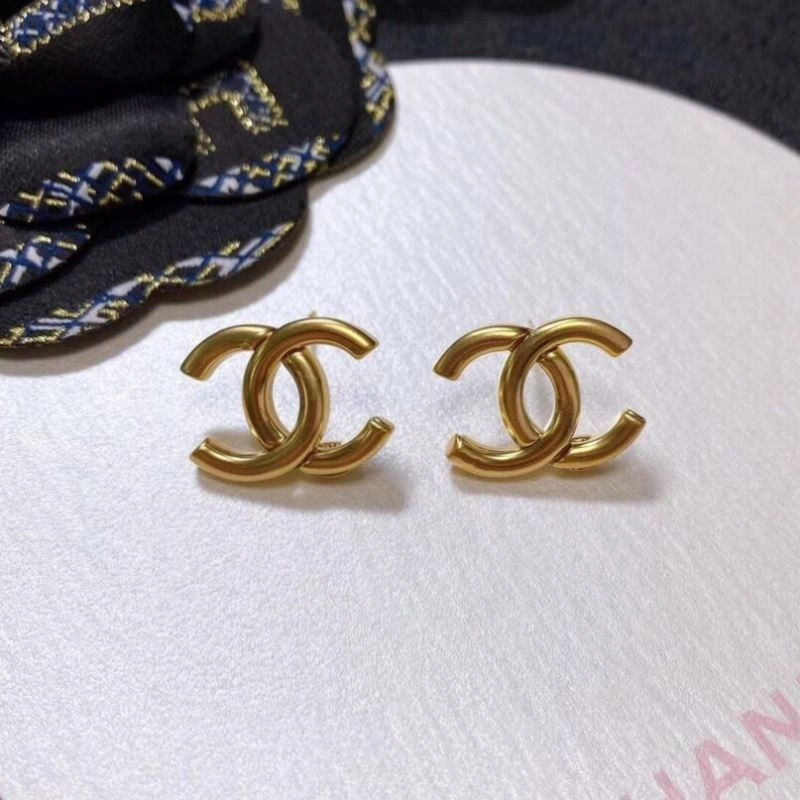 EyeCatching Chanel Earrings 231898