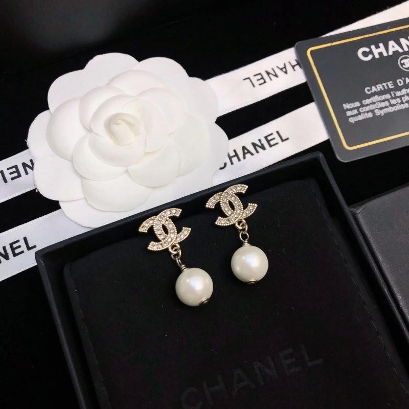 Trendsetting Chanel Earrings 231801