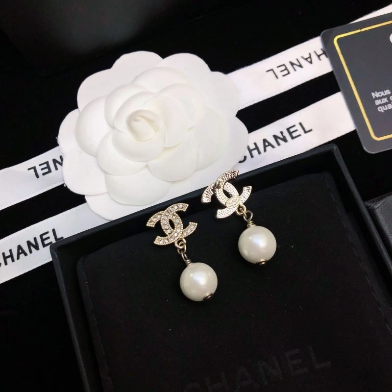 Trendsetting Chanel Earrings 231801