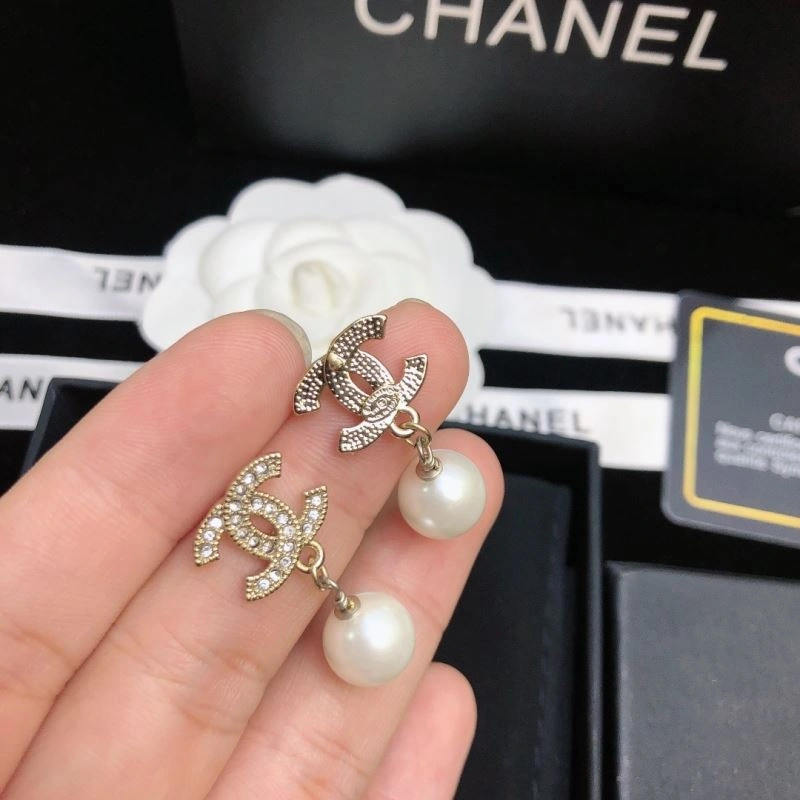 Trendsetting Chanel Earrings 231801