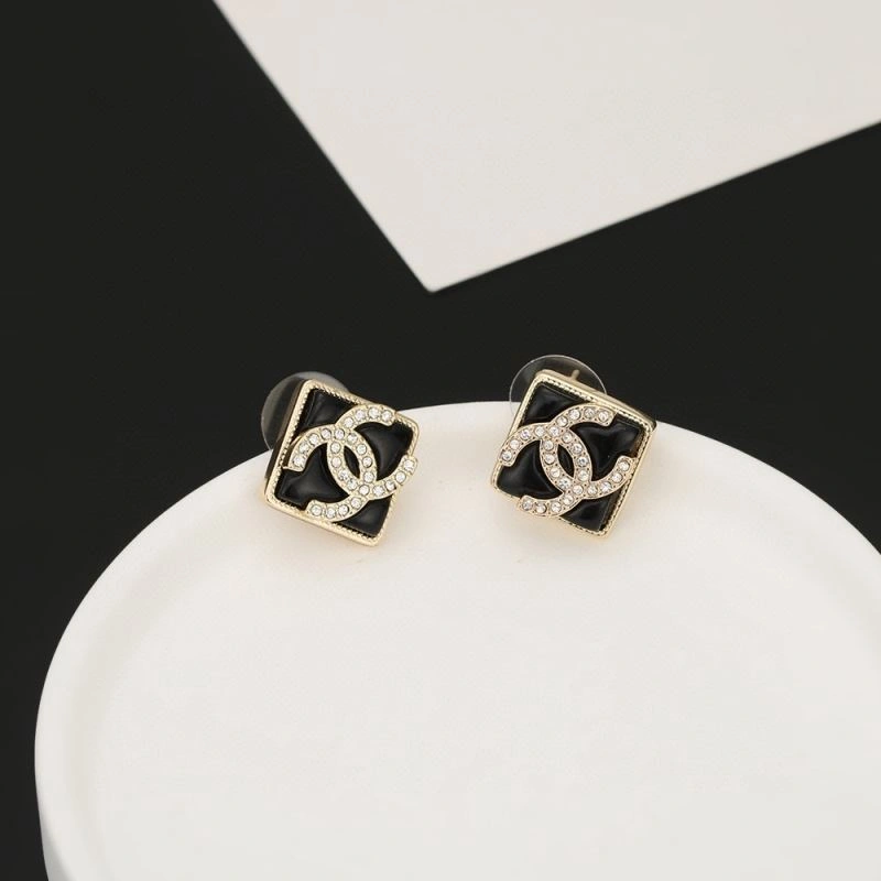 Minimalist Chanel Earrings 231829
