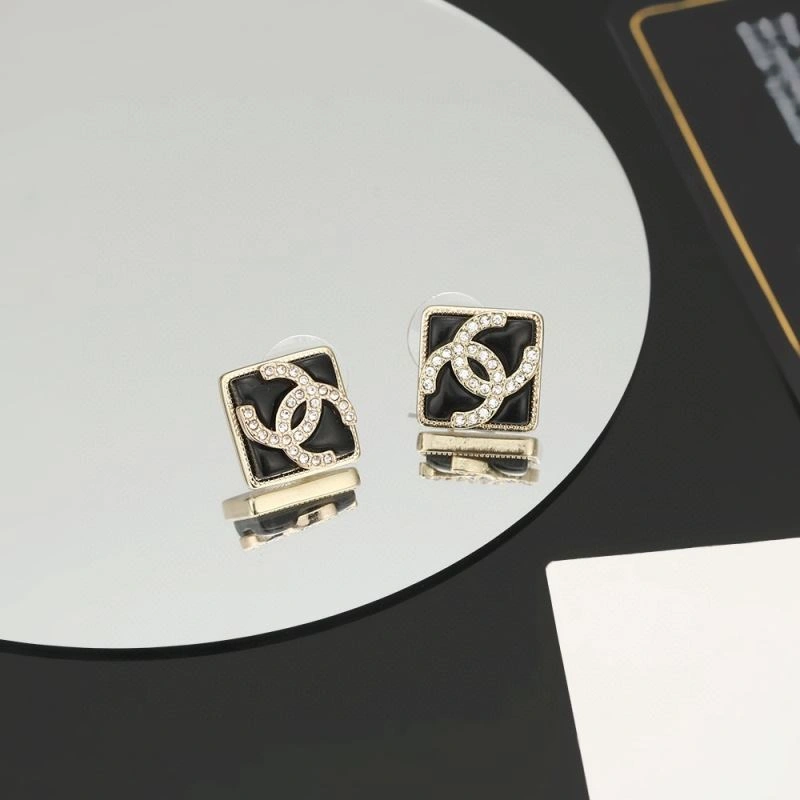 Minimalist Chanel Earrings 231829