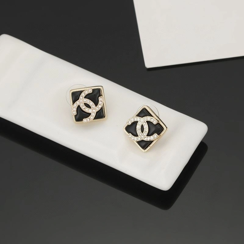 Minimalist Chanel Earrings 231829