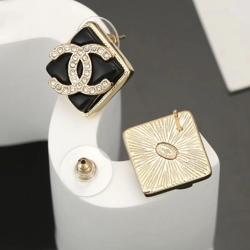 Minimalist Chanel Earrings 231829