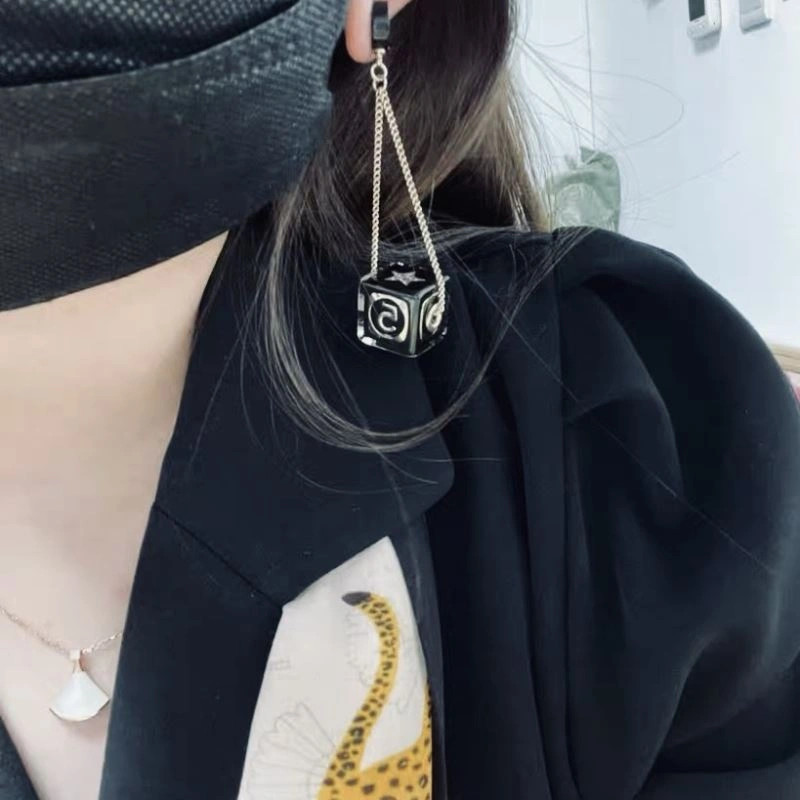 ZipUp Chanel Earrings 231818