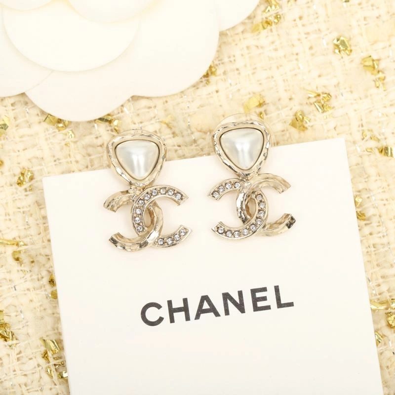 Effortless Chanel Earrings 231763