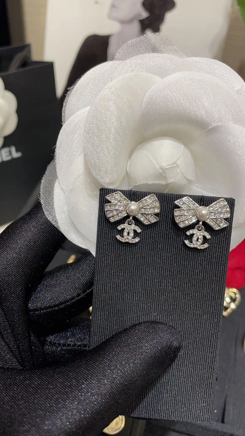Chanel Earrings Fashionable 231849