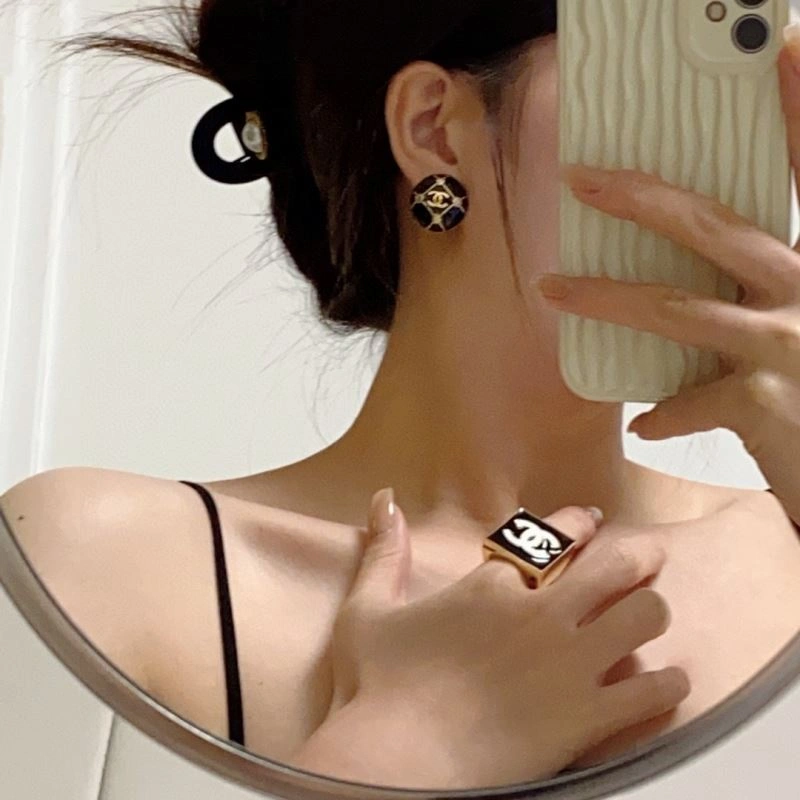 Chanel Earrings UrbanStyle 231744