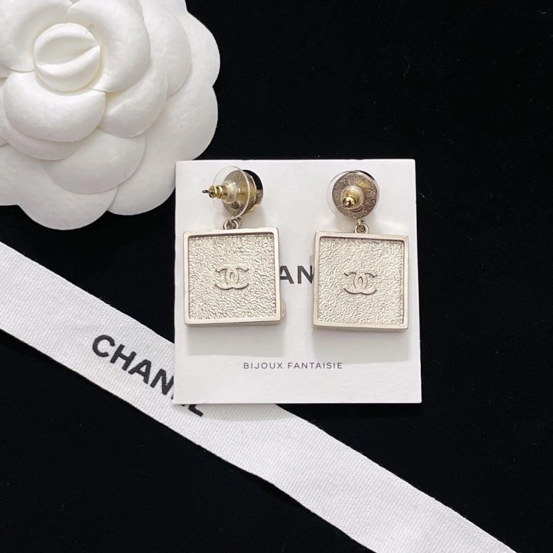 Sporty Chanel Earrings 231809