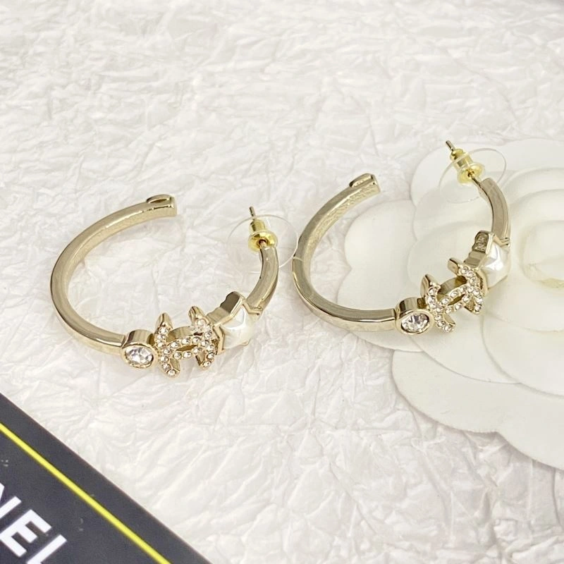 Trendy Chanel Earrings 231807