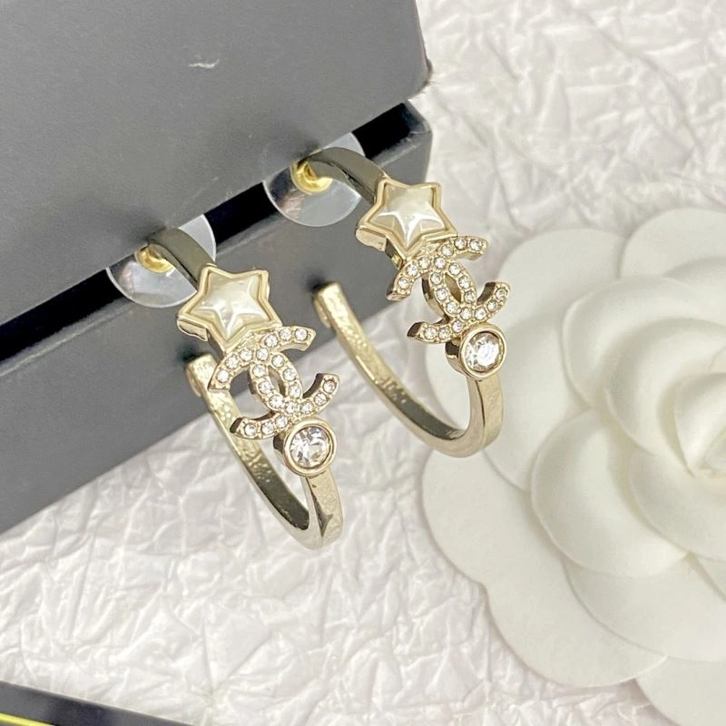 Trendy Chanel Earrings 231807