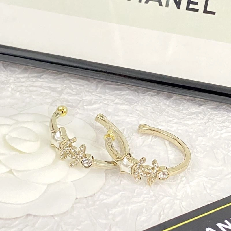 Trendy Chanel Earrings 231807