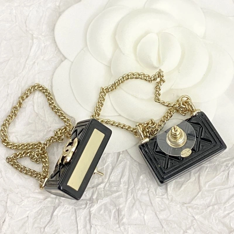 Chanel Earrings ZeroBulk 231835
