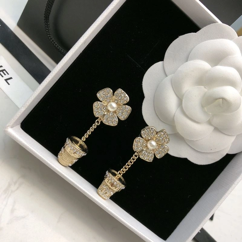 Chanel Earrings Compact 231735