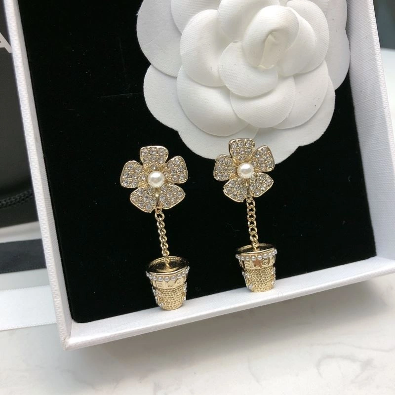 Chanel Earrings Compact 231735