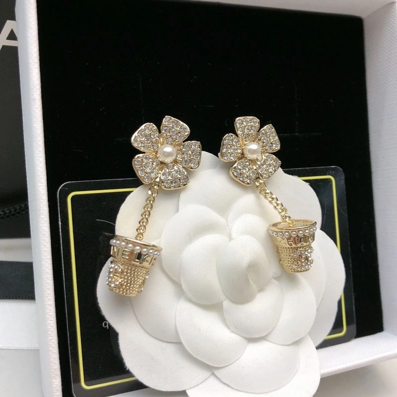 Chanel Earrings Compact 231735