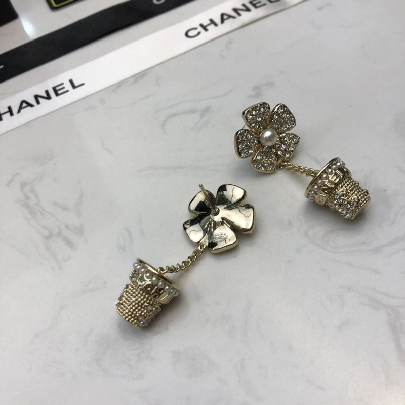 Chanel Earrings Compact 231735