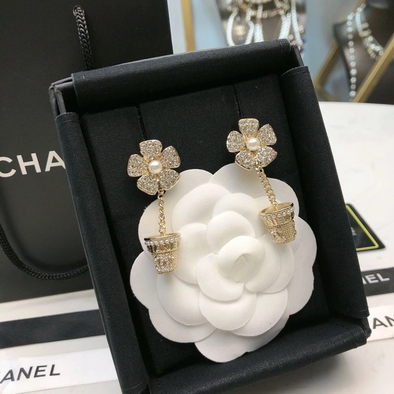 Chanel Earrings Compact 231735