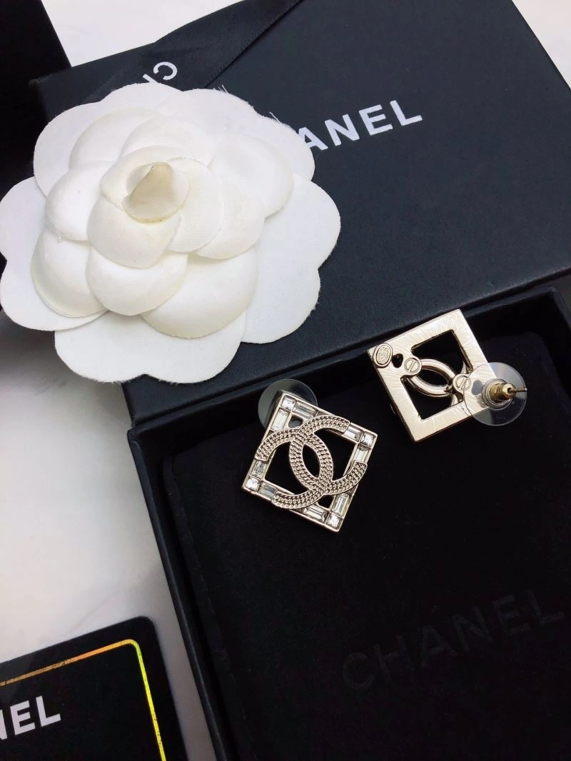 Chic Chanel Earrings 231711