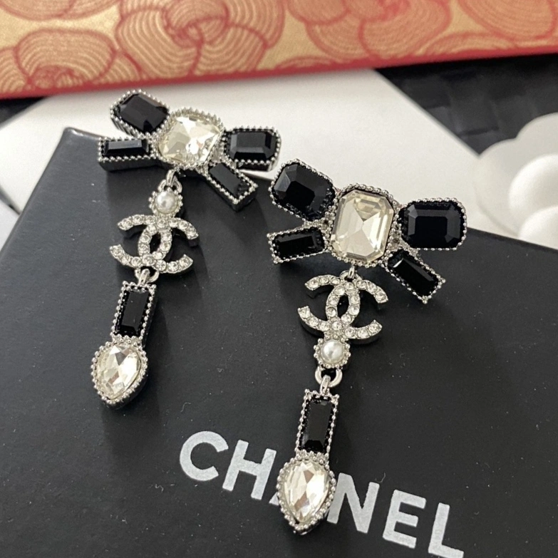 Chanel Earrings EyeCatching 231765