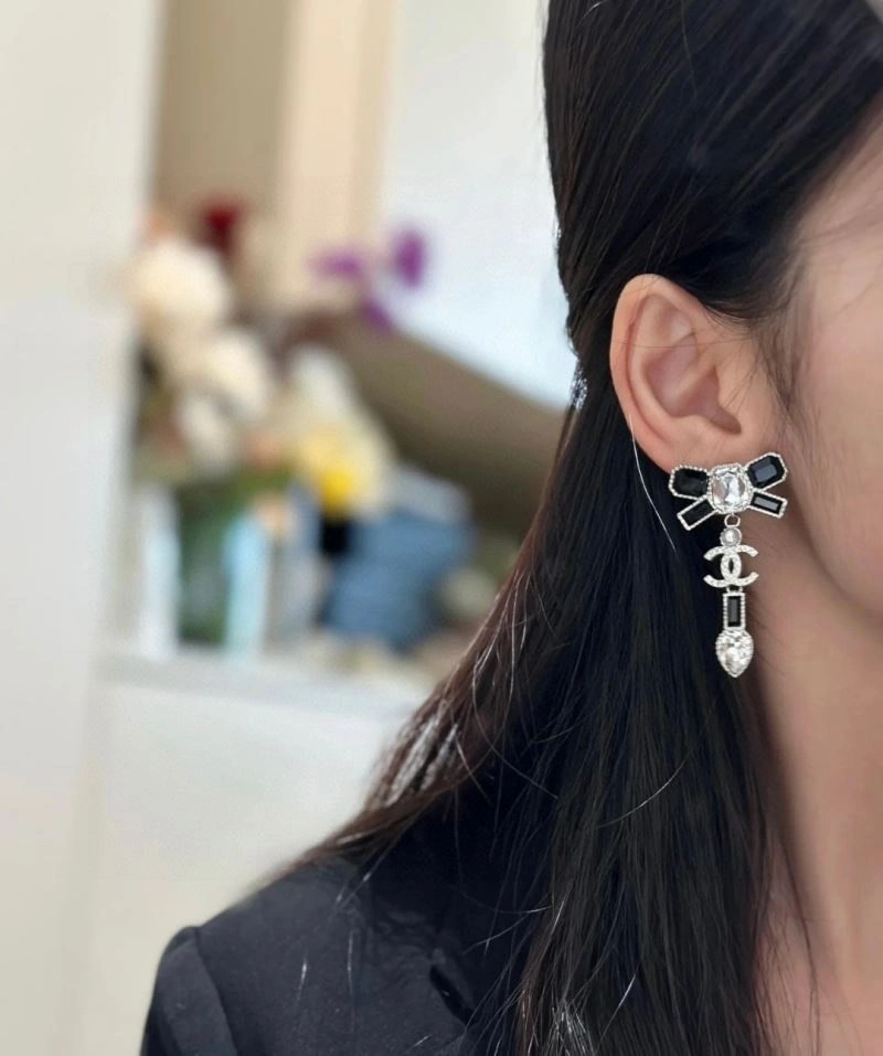 Chanel Earrings EyeCatching 231765