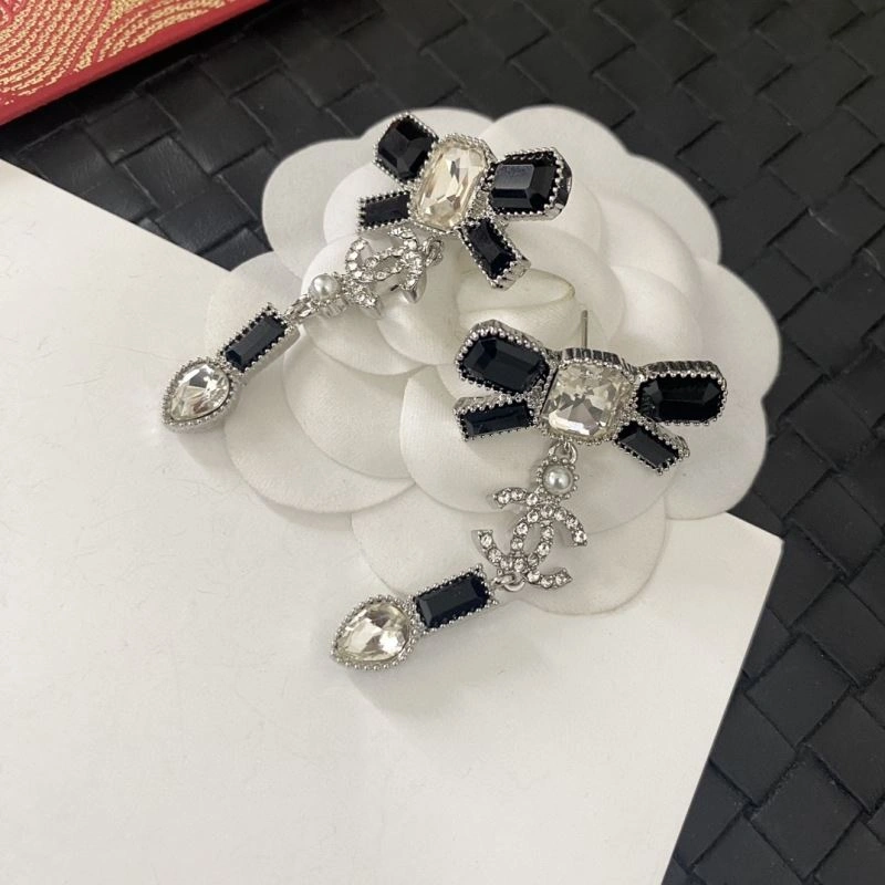 Chanel Earrings EyeCatching 231765