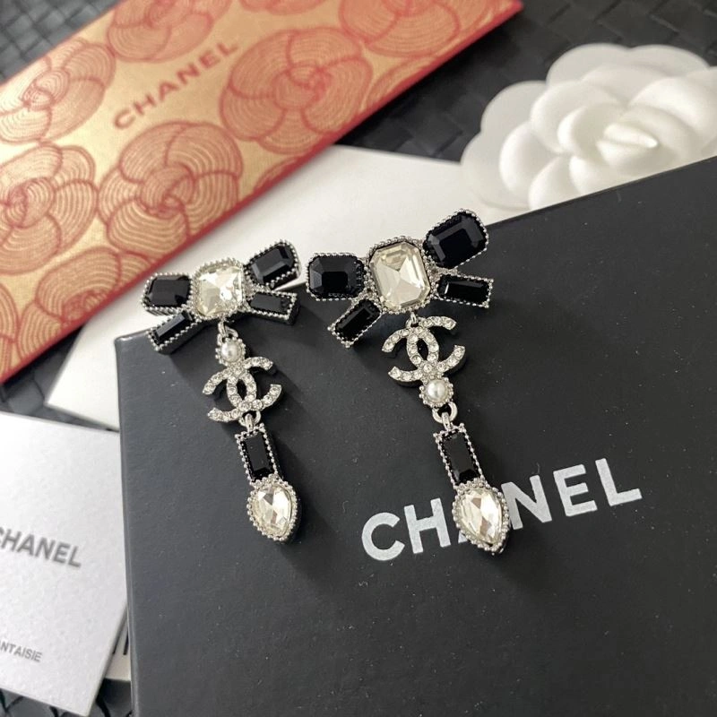 Chanel Earrings EyeCatching 231765