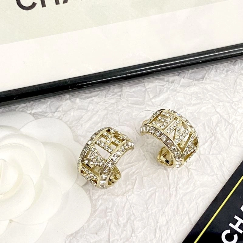 Chanel Earrings Practical 231703