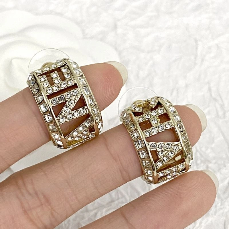 Chanel Earrings Practical 231703