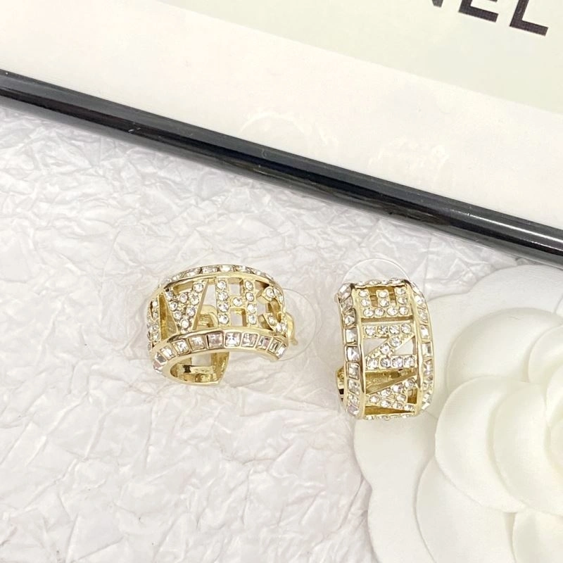 Chanel Earrings Practical 231703